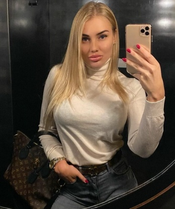 Даночка, 27